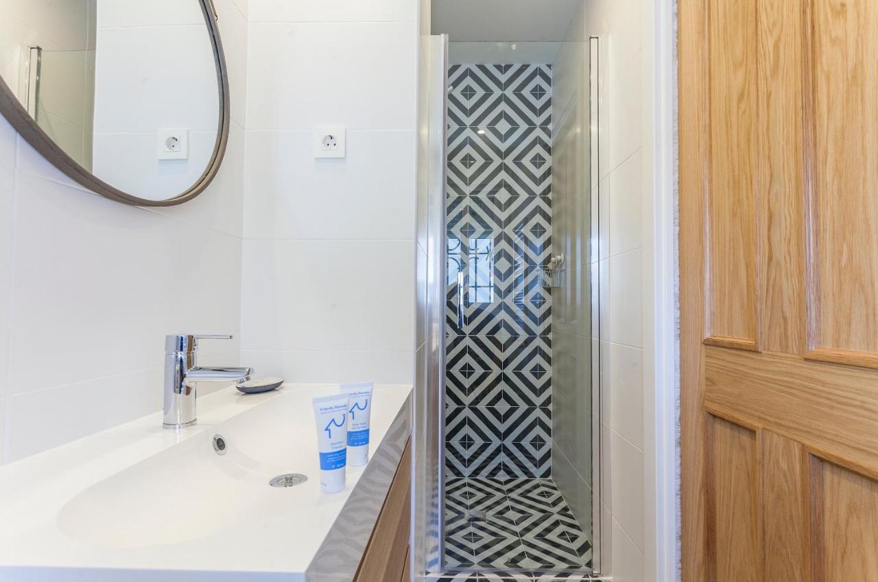 Rio Plaza En Madrid Apartment Luaran gambar